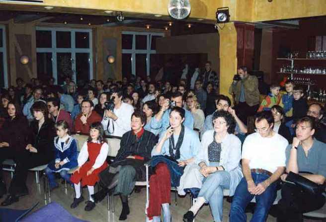 saal.jpg (35217 Byte)